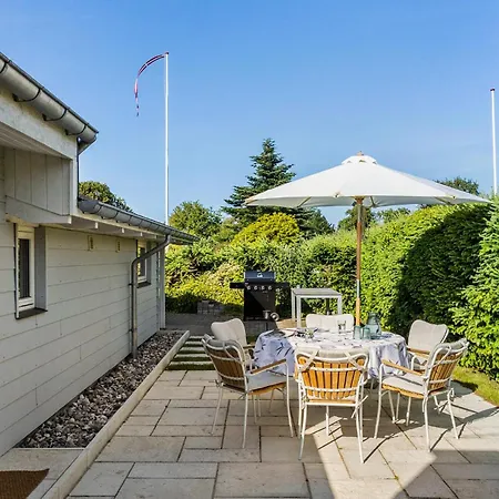 3 Bedroom Amazing In Brenderup Fyn Skovs-Højrup