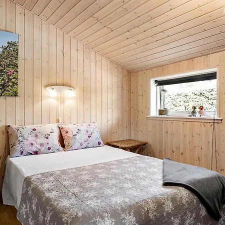 3 Bedroom Amazing In Brenderup Fyn *