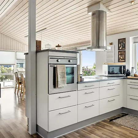 3 Bedroom Amazing In Brenderup Fyn 펜션 *