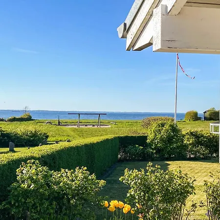 3 Bedroom Amazing In Brenderup Fyn Skovs-Højrup