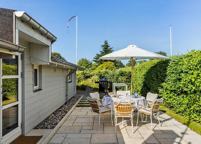 3 Bedroom Amazing In Brenderup Fyn Skovs-Hojrup
