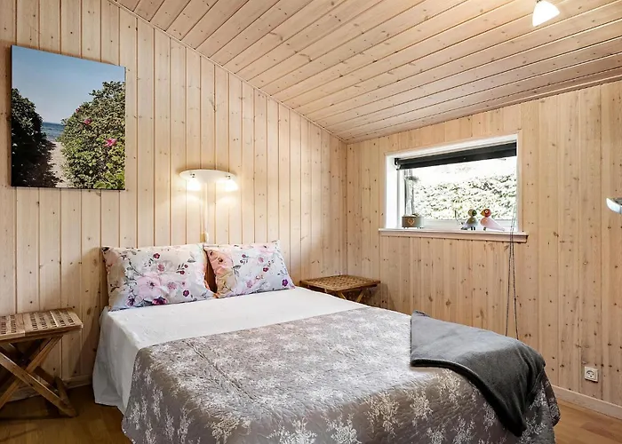 3 Bedroom Amazing In Brenderup Fyn *